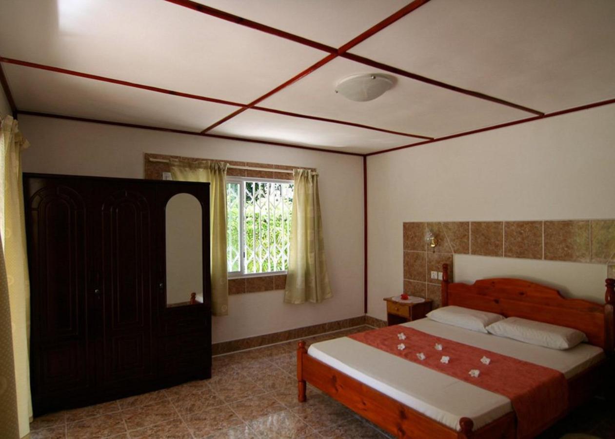 Rising Sun Guesthouse La Digue Rum bild
