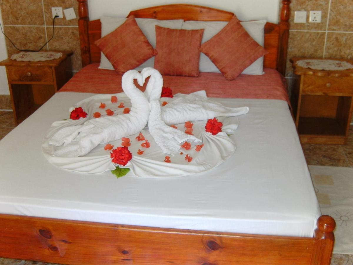 Rising Sun Guesthouse La Digue Rum bild
