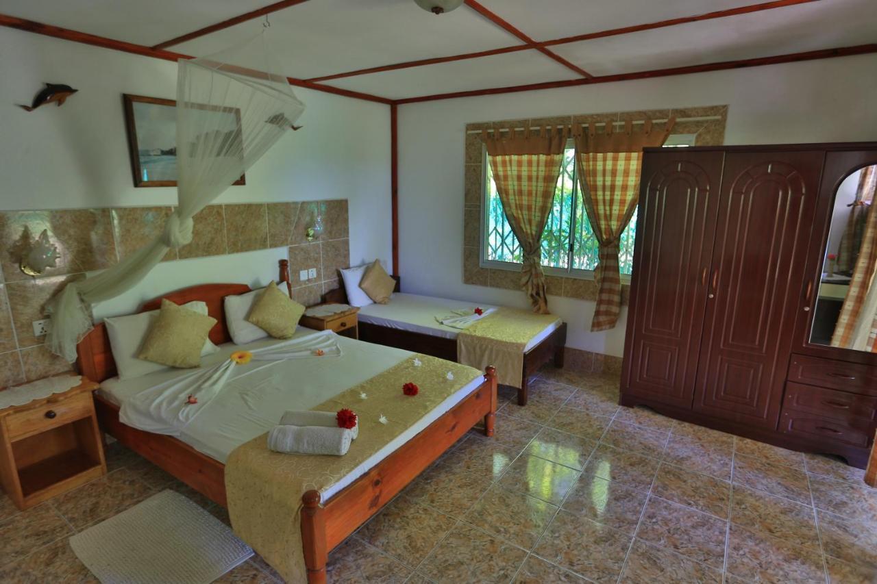 Rising Sun Guesthouse La Digue Rum bild