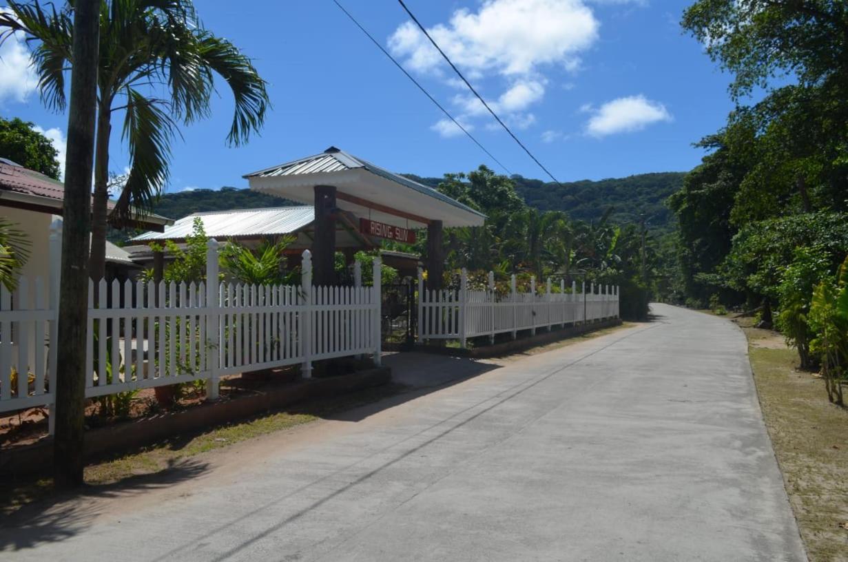 Rising Sun Guesthouse La Digue Exteriör bild